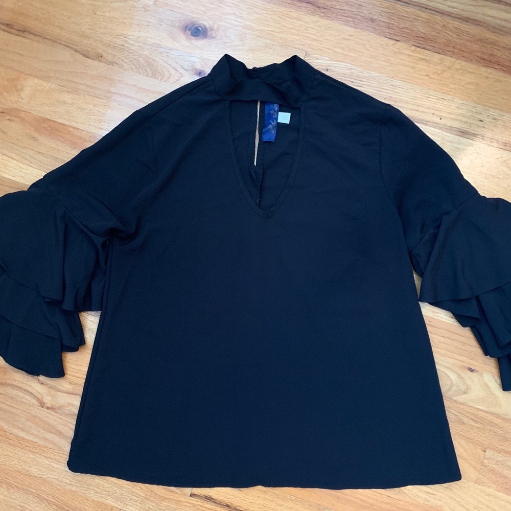 Beautiful black bell sleeve blouse